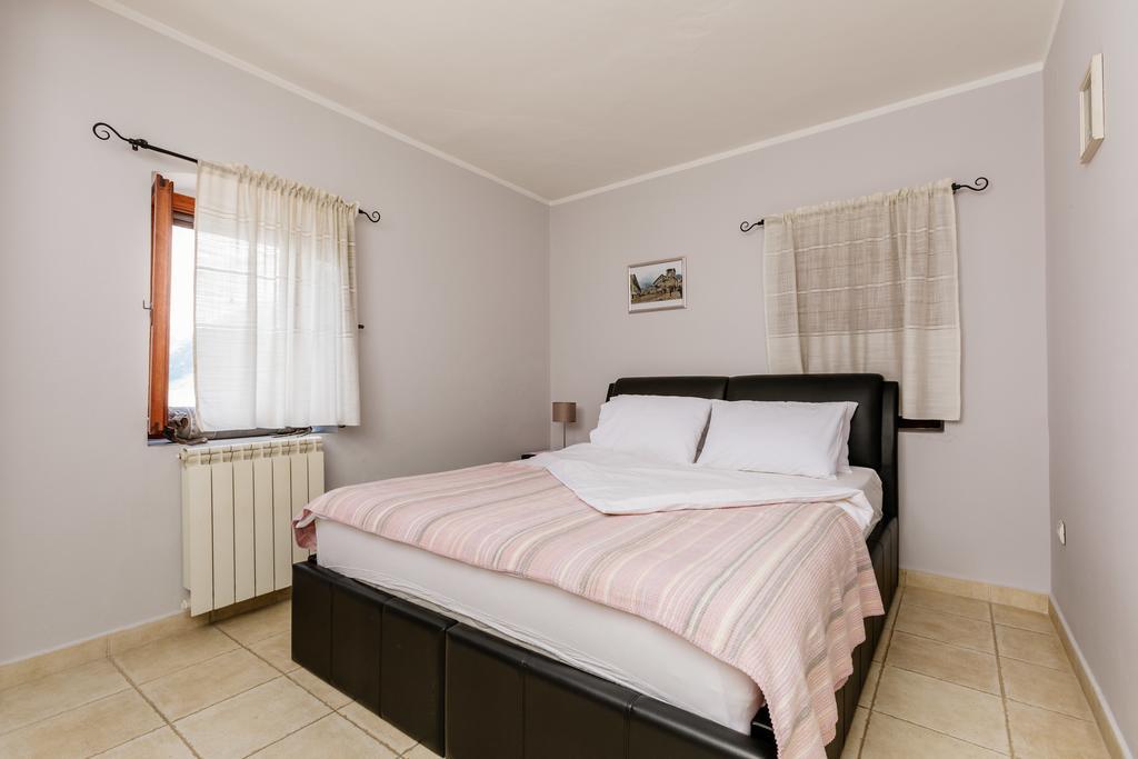 Villa Luxury Stone On The Sea With Private Pool And View Kotor Exterior foto