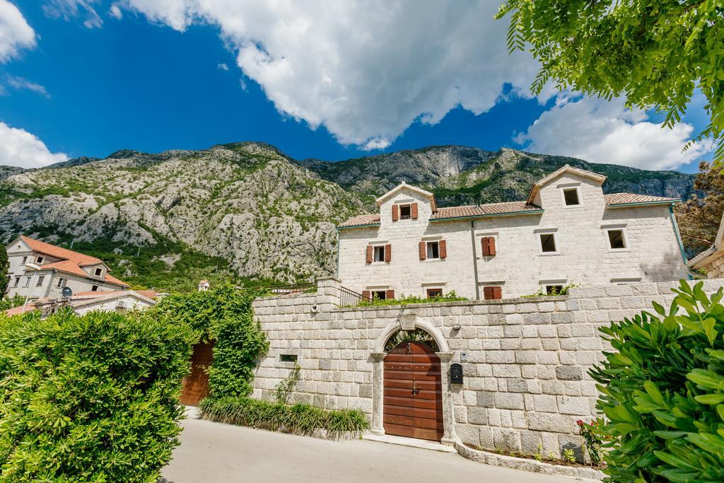 Villa Luxury Stone On The Sea With Private Pool And View Kotor Exterior foto